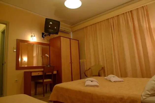 Üç Kişilik Oda, Balkon, Kısmi Deniz Manzaralı