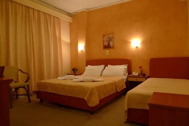 Üç Kişilik Oda, Balkon, Kısmi Deniz Manzaralı