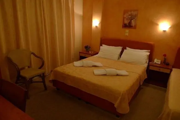Üç Kişilik Oda, Balkon, Kısmi Deniz Manzaralı