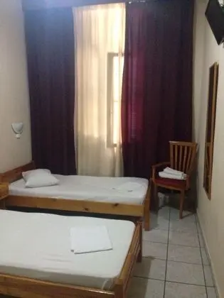 Üç Kişilik Oda