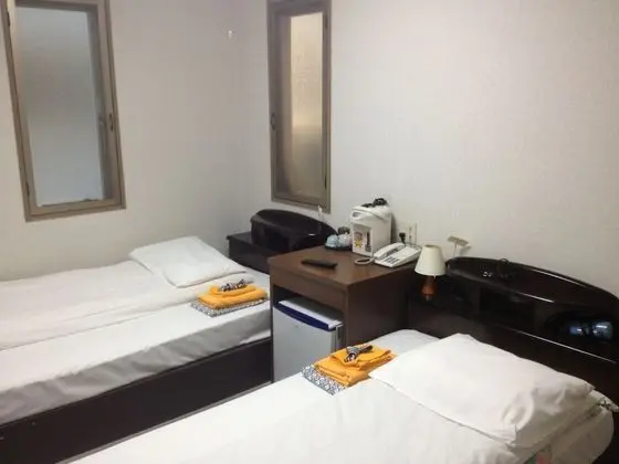 İki Ayrı Yataklı Oda, Sigara İçilmez