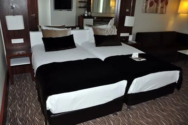 Deluxe