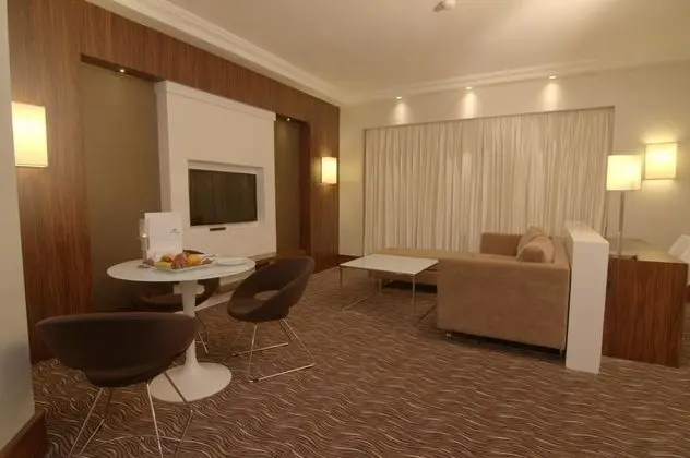 Queen Suite