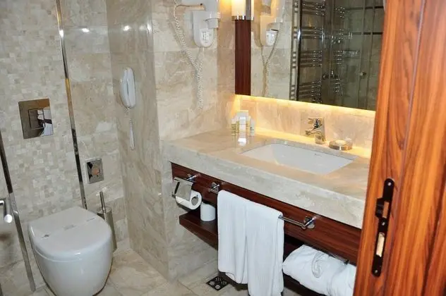 Queen Suite