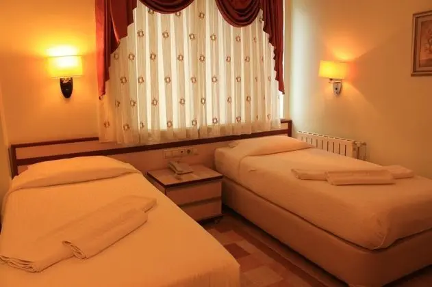 Triple, Şehir Manzaralı