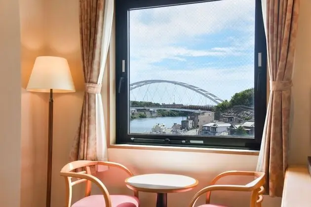 İki Ayrı Yataklı Oda, Sigara İçilmez