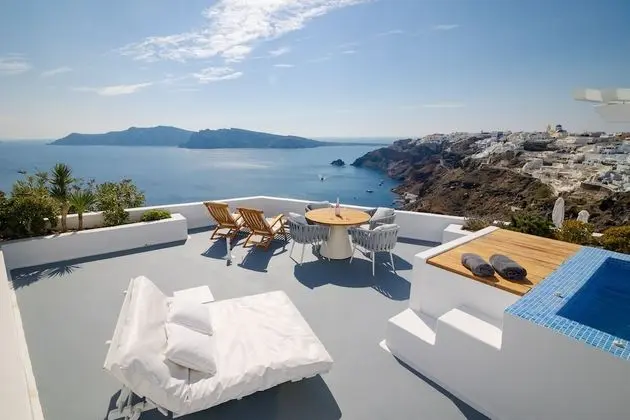 Honeymoon Suite, Caldera View (The Winemaker House)