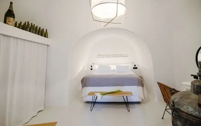 Honeymoon Suite, Caldera View (The Winemaker House)