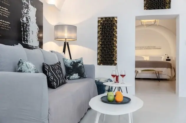 Honeymoon Suite, Caldera View (The Winemaker House)