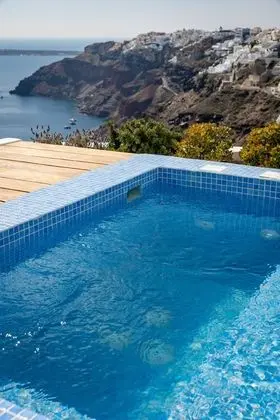 Honeymoon Suite, Caldera View (The Winemaker House)