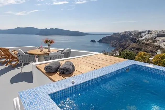 Honeymoon Suite, Caldera View (The Winemaker House)