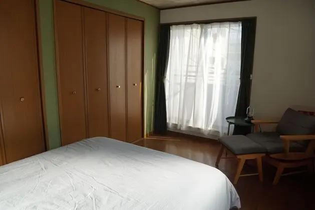 Ev (Private Vacation)
