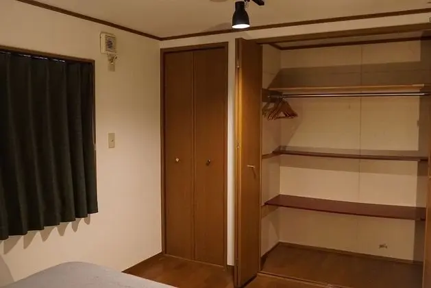 Ev (Private Vacation)