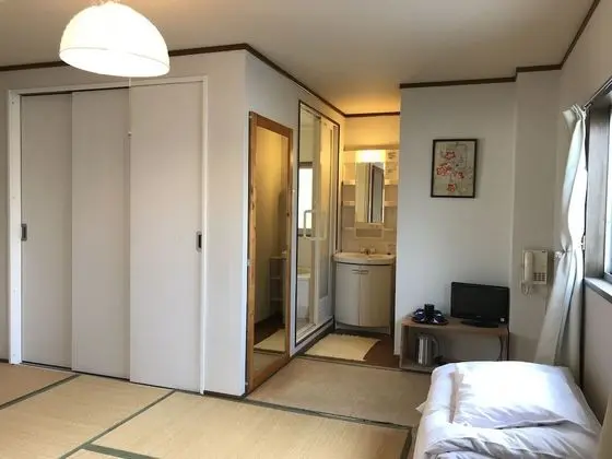 Standard Oda, Sigara İçilmez, Özel Banyo (Shared Toilet, For 3 Persons)