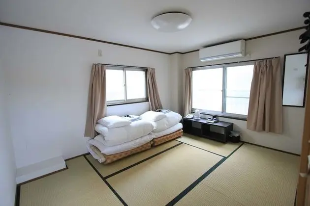 Üç Kişilik Oda, Sigara İçilmez, Ortak Banyo (for 2, 3 Persons)