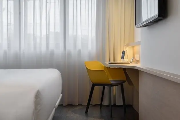 Tek Büyük veya İki Ayrı Yataklı Oda (Children Sharing Bed)