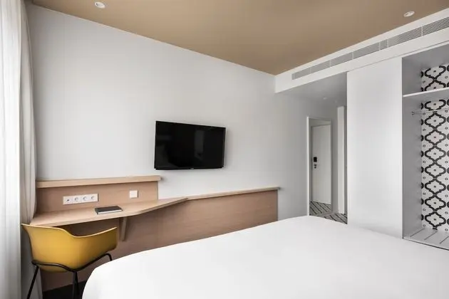 Tek Büyük veya İki Ayrı Yataklı Oda (Children Sharing Bed)