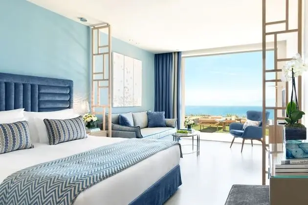 Deluxe Junior Suite Private Garden Sea View