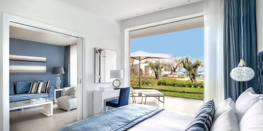 Deluxe Bungalov, 1 Yatak Odası, Havuz Manzaralı (Suite, Private Garden)