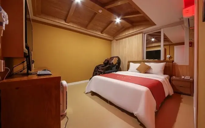 Oda (Hwangto Room)