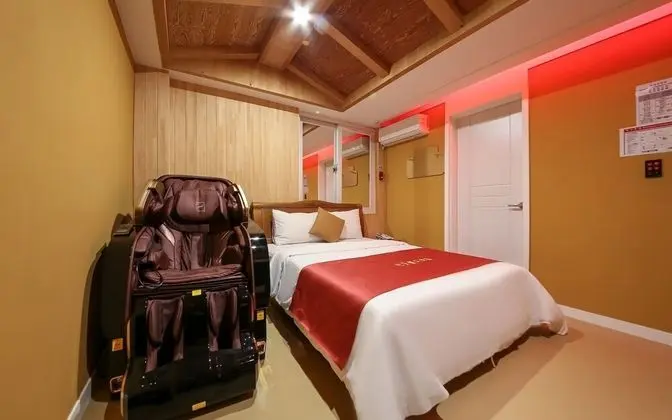 Oda (Hwangto Room)