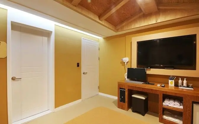 Oda (Hwangto Room)