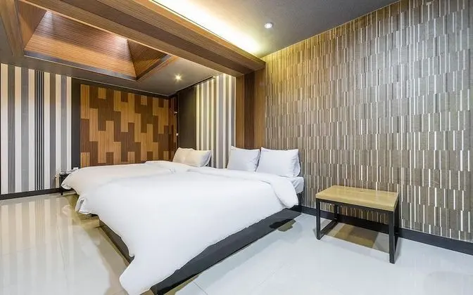 Oda (VIP special room (twin Netflix availa)