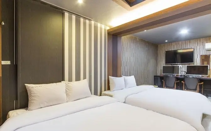 Oda (VIP special room (twin Netflix availa)