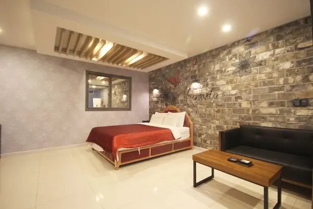 Oda (Deluxe rooms (youTube & Net Netflix a)