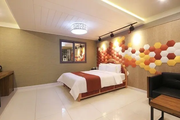 Oda (Deluxe rooms (youTube & Net Netflix a)
