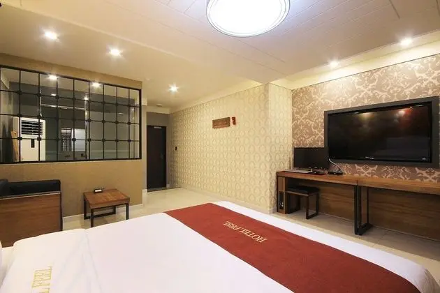 Oda (Deluxe rooms (youTube & Net Netflix a)
