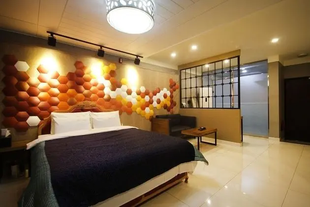 Oda (Deluxe rooms (youTube & Net Netflix a)