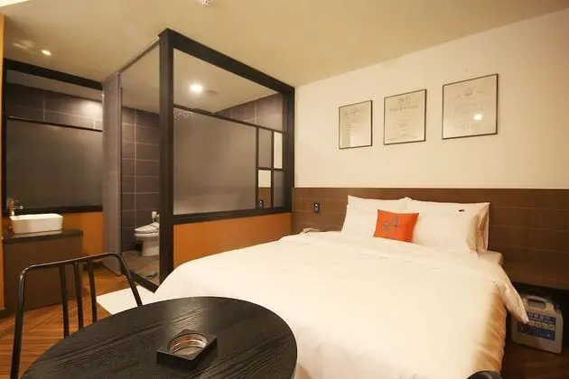 Deluxe Tek Büyük Yataklı Oda, Sigara İçilebilir