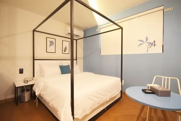 Deluxe Tek Büyük Yataklı Oda, Sigara İçilebilir