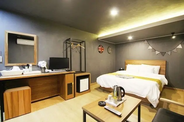 Oda (Deluxe (Netflix Available))