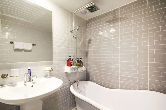 Oda (Deluxe (Netflix Available))