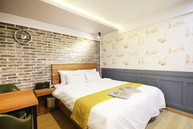 Oda (Standard (Netflix Available))