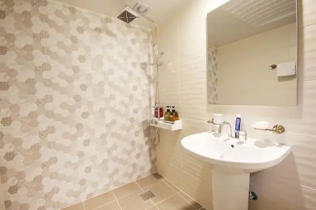 Oda (Standard (Netflix Available))