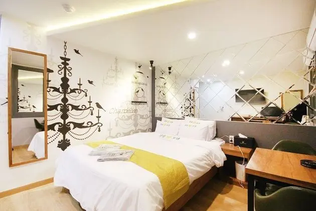 Oda (Standard (Netflix Available))