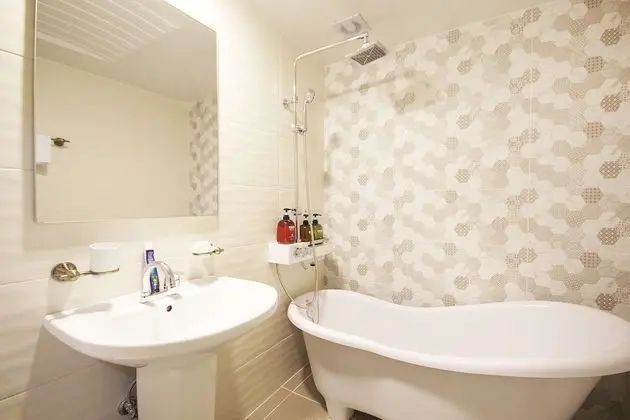 Oda (Standard (Netflix Available))