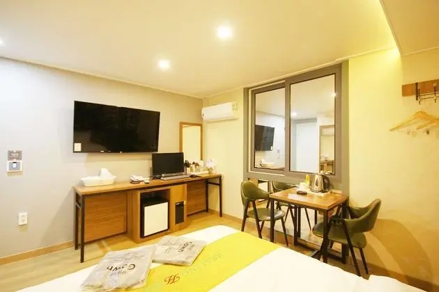 Oda (Standard (Netflix Available))