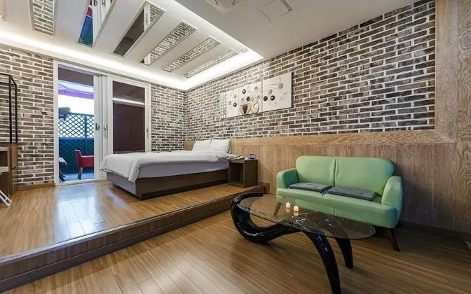 Oda (Drive-in Terrace-Whirlpool Room VIP ()