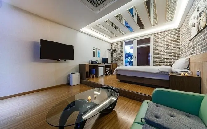 Oda (Drive-in Terrace-Whirlpool Room VIP ()