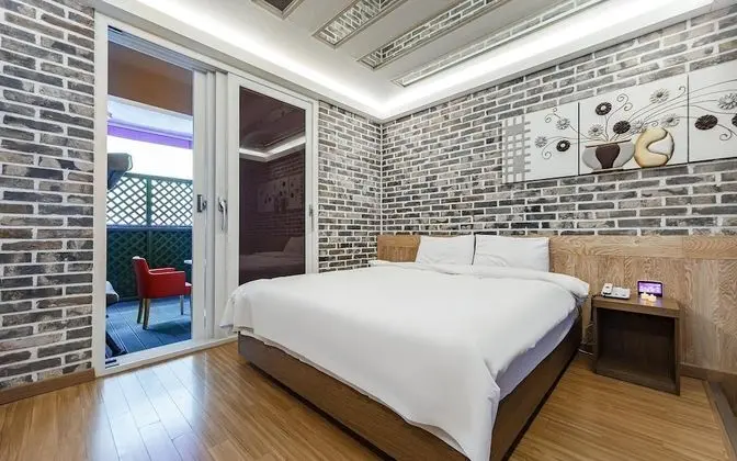 Oda (Drive-in Terrace-Whirlpool Room VIP ()