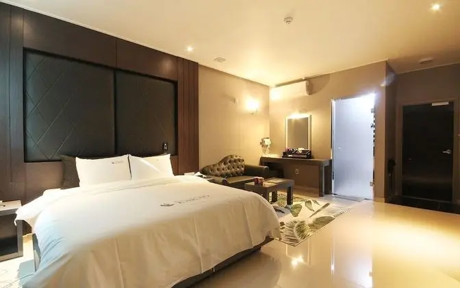 Oda (Standard Room (Netflix Available))