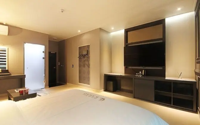 Oda (Standard Room (Netflix Available))