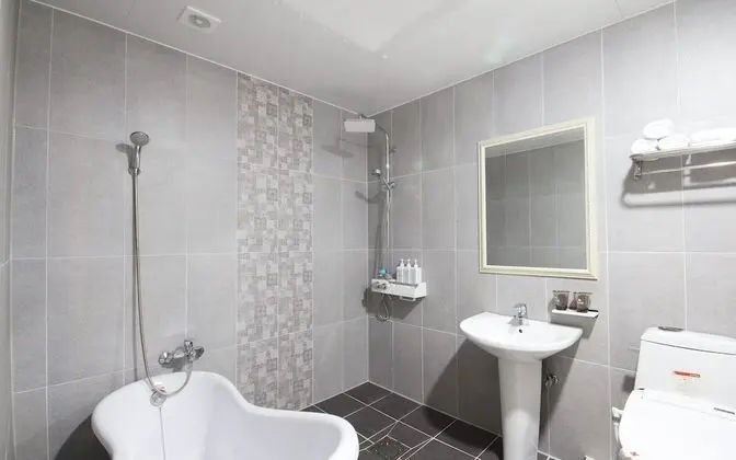 Oda (Standard Room (Netflix Available))