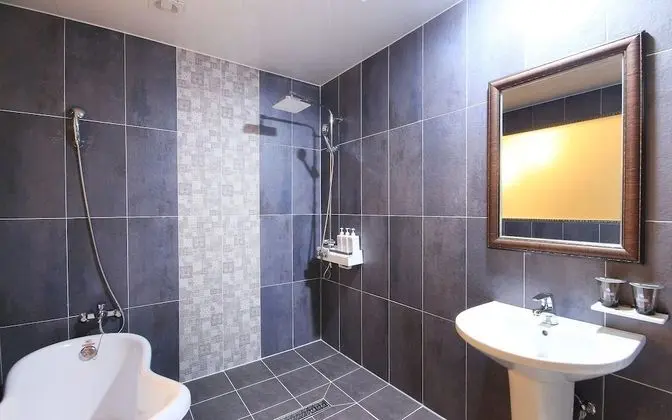 Oda (Standard Room (Netflix Available))