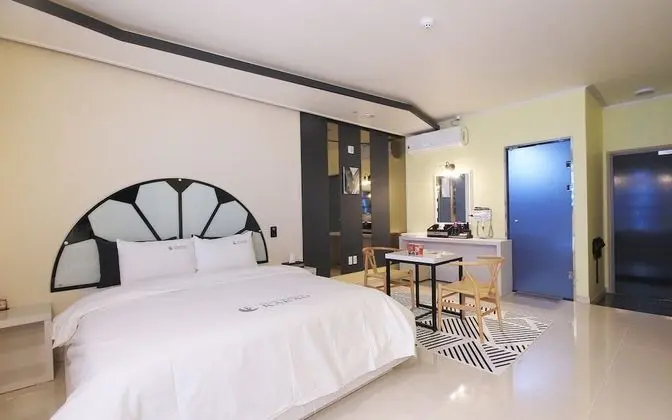 Oda (Standard Room (Netflix Available))