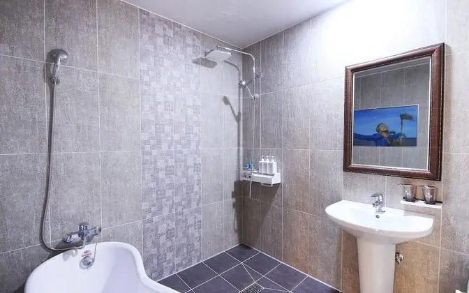 Oda (Standard Room (Netflix Available))